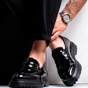 Mocassin en cuir noir GB